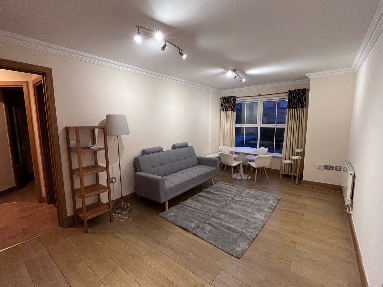 Flat Skerne Walk in Greater London