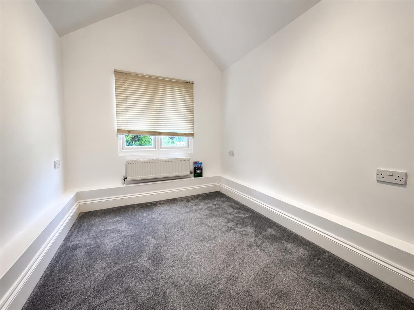 Flat Elphinstone Road in Portsmouth