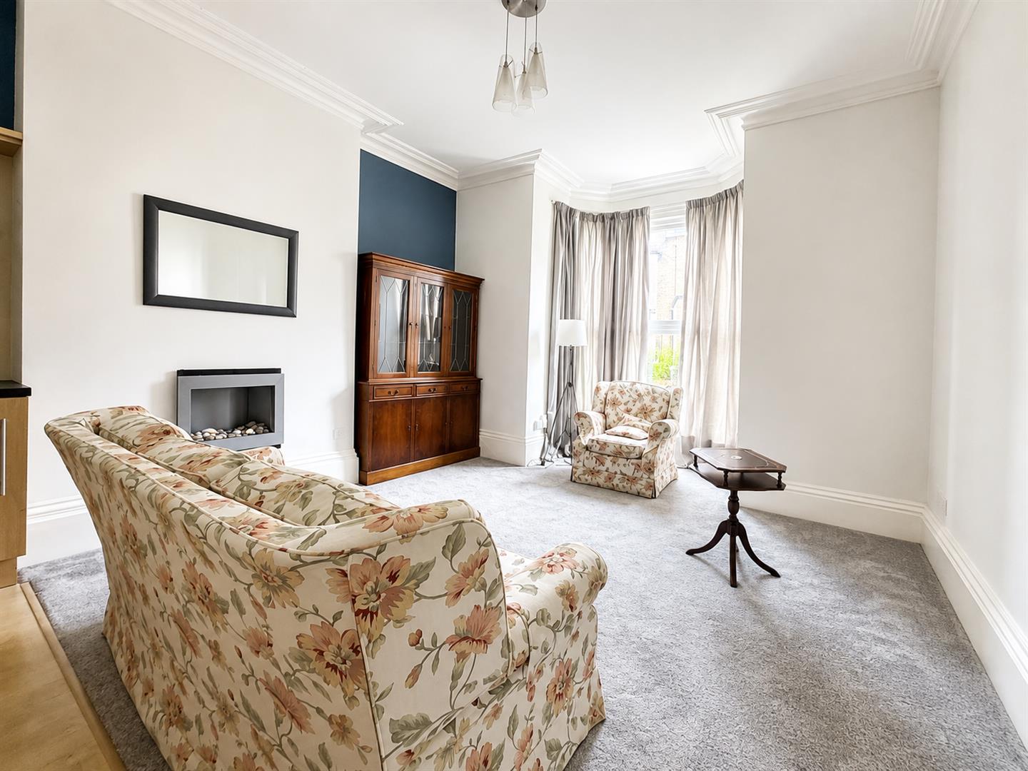 Flat Elphinstone Road in Portsmouth
