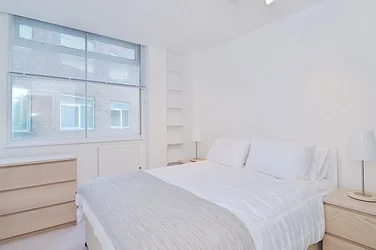 Flat Holbein Place in Greater London