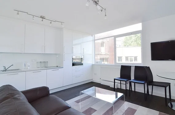 Flat Holbein Place in Greater London