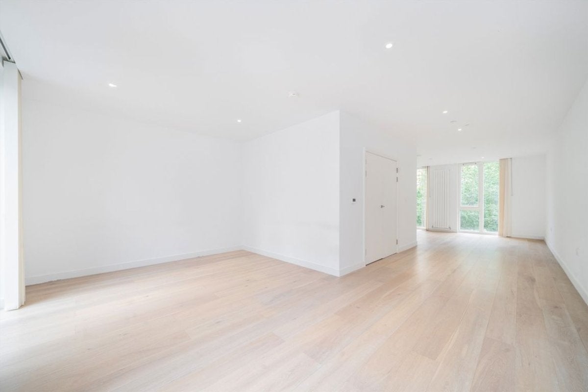 House Nautical Drive in Greater London