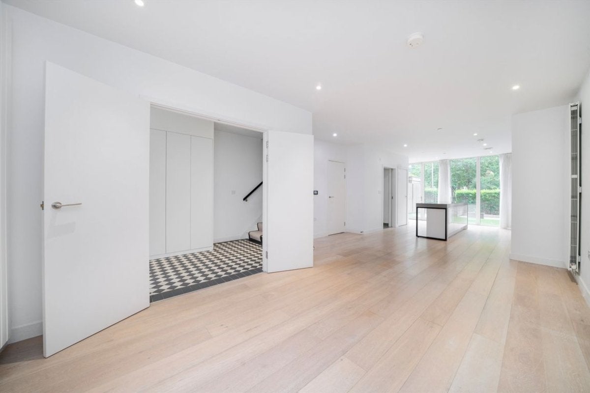 House Nautical Drive in Greater London