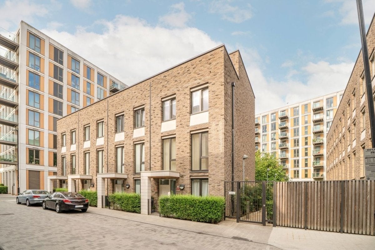 House Nautical Drive in Greater London