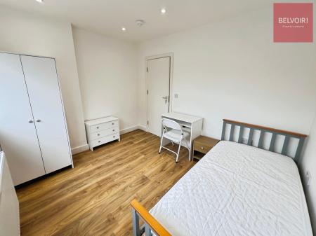 Room Corporation Road in Grimsby