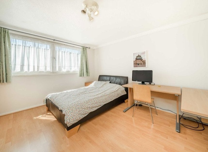 House Aisgill Avenue in Greater London