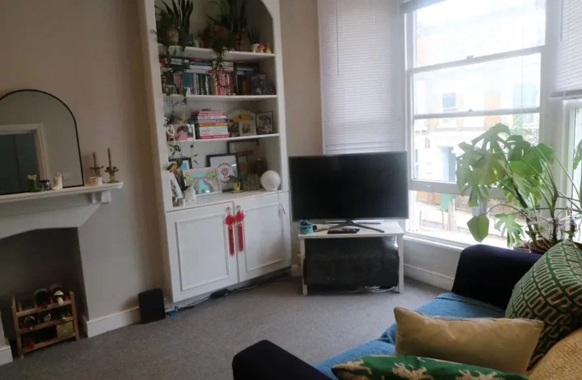 Flat Kellett Road in Greater London