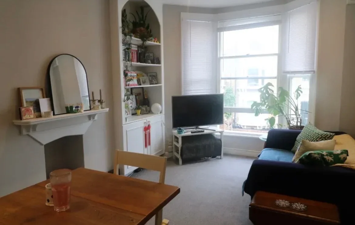 Flat Kellett Road in Greater London