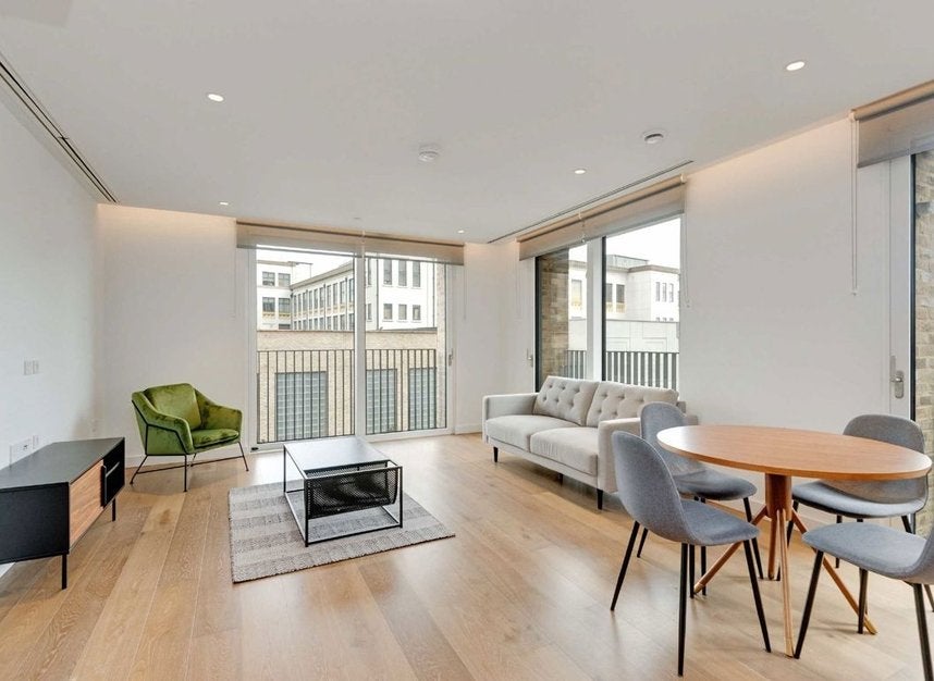 Flat Phoenix Place in Greater London