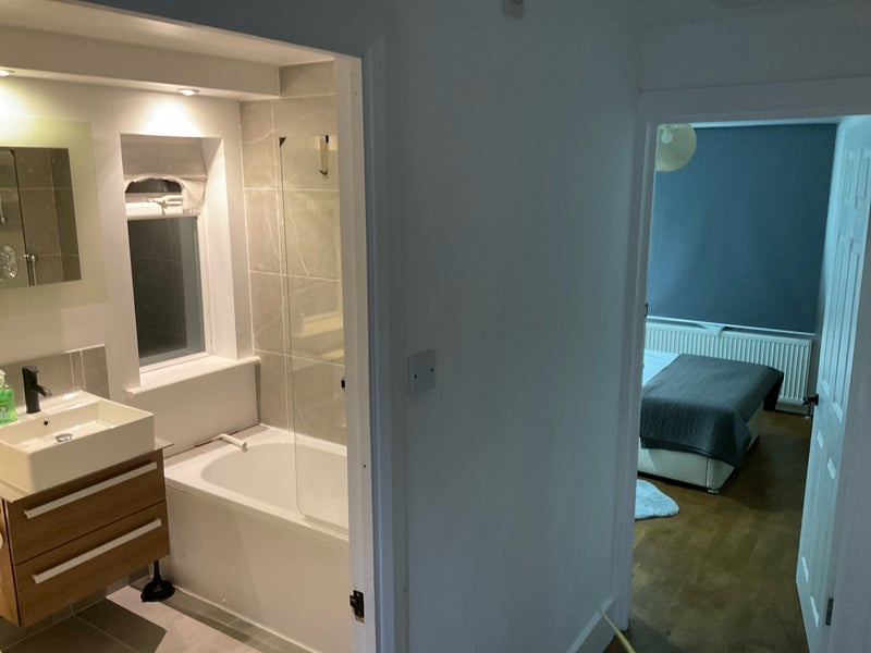 Room Crowther Road in Greater London