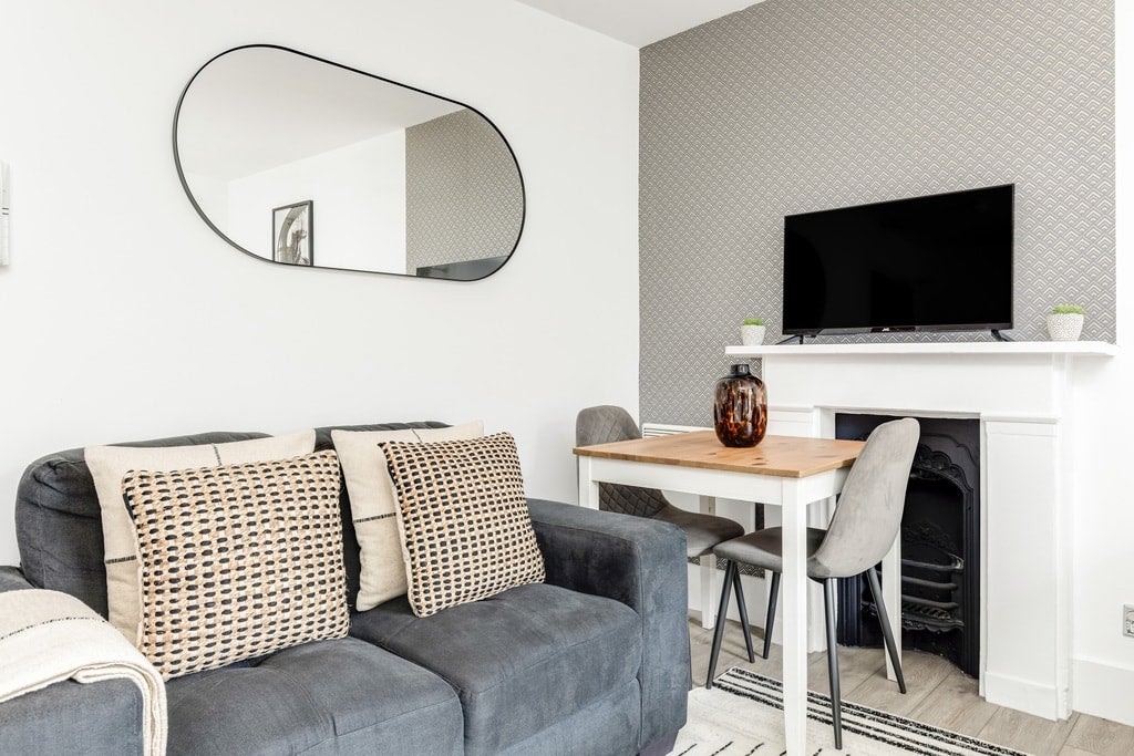 Room Leinster Gardens in City of Westminster