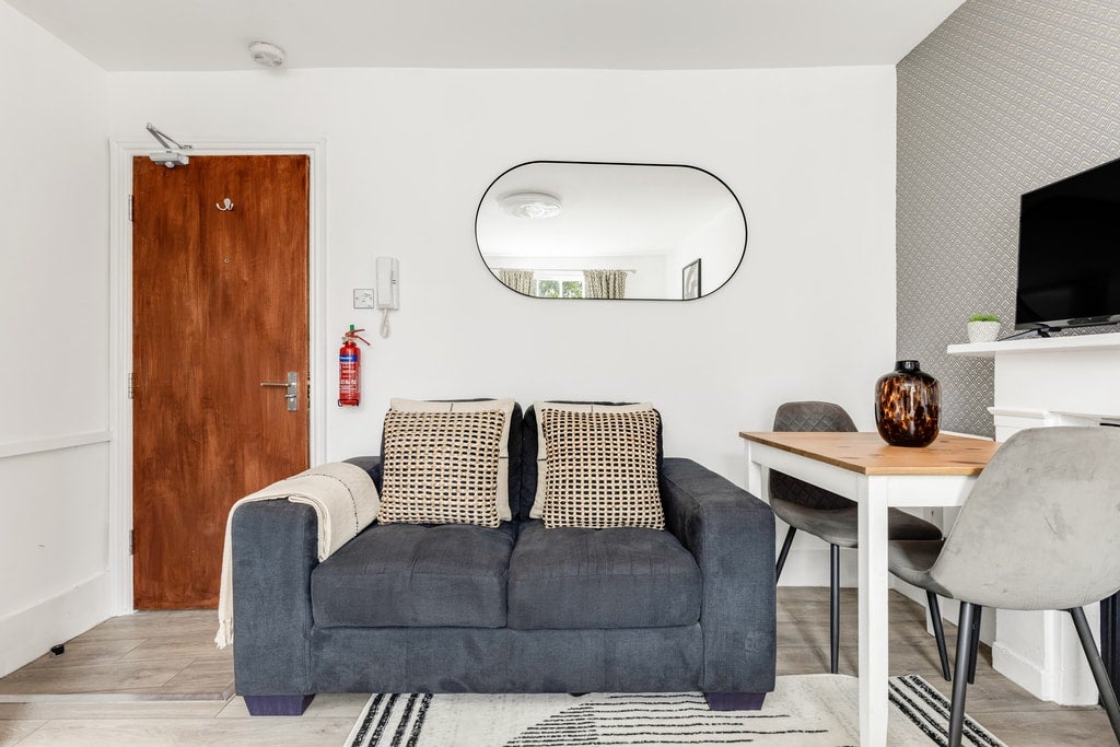 Room Leinster Gardens in City of Westminster
