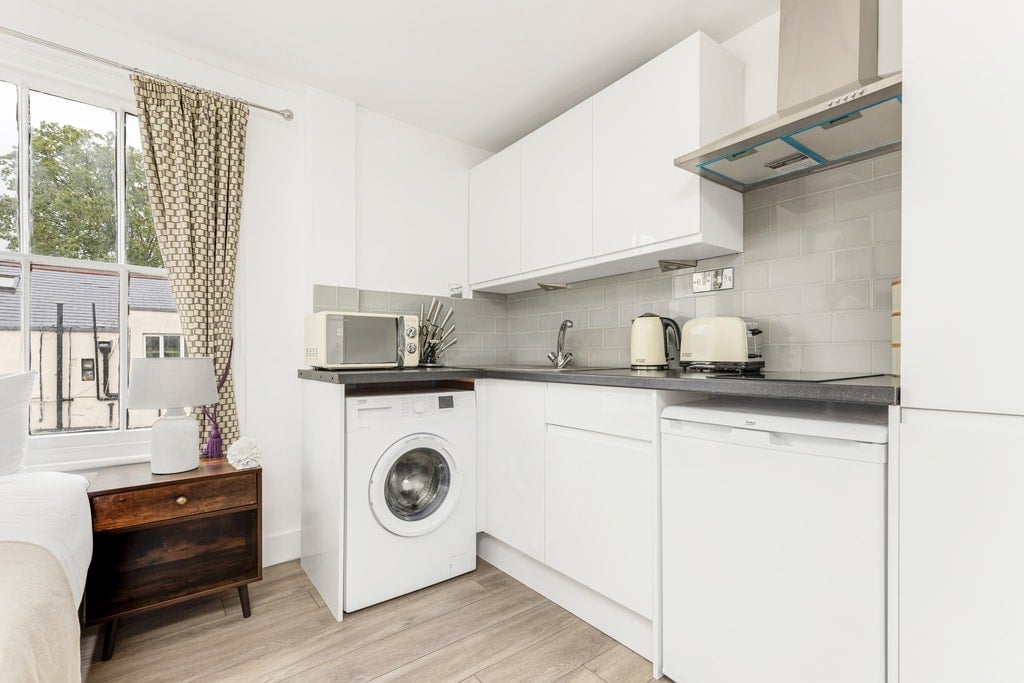 Room Leinster Gardens in City of Westminster