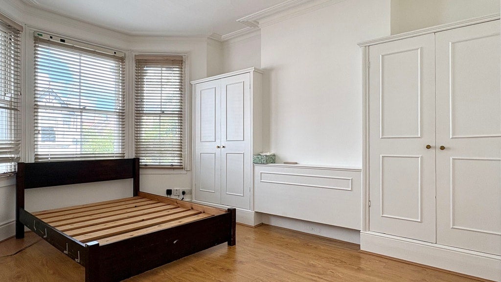 Flat Doyle Gardens in Greater London