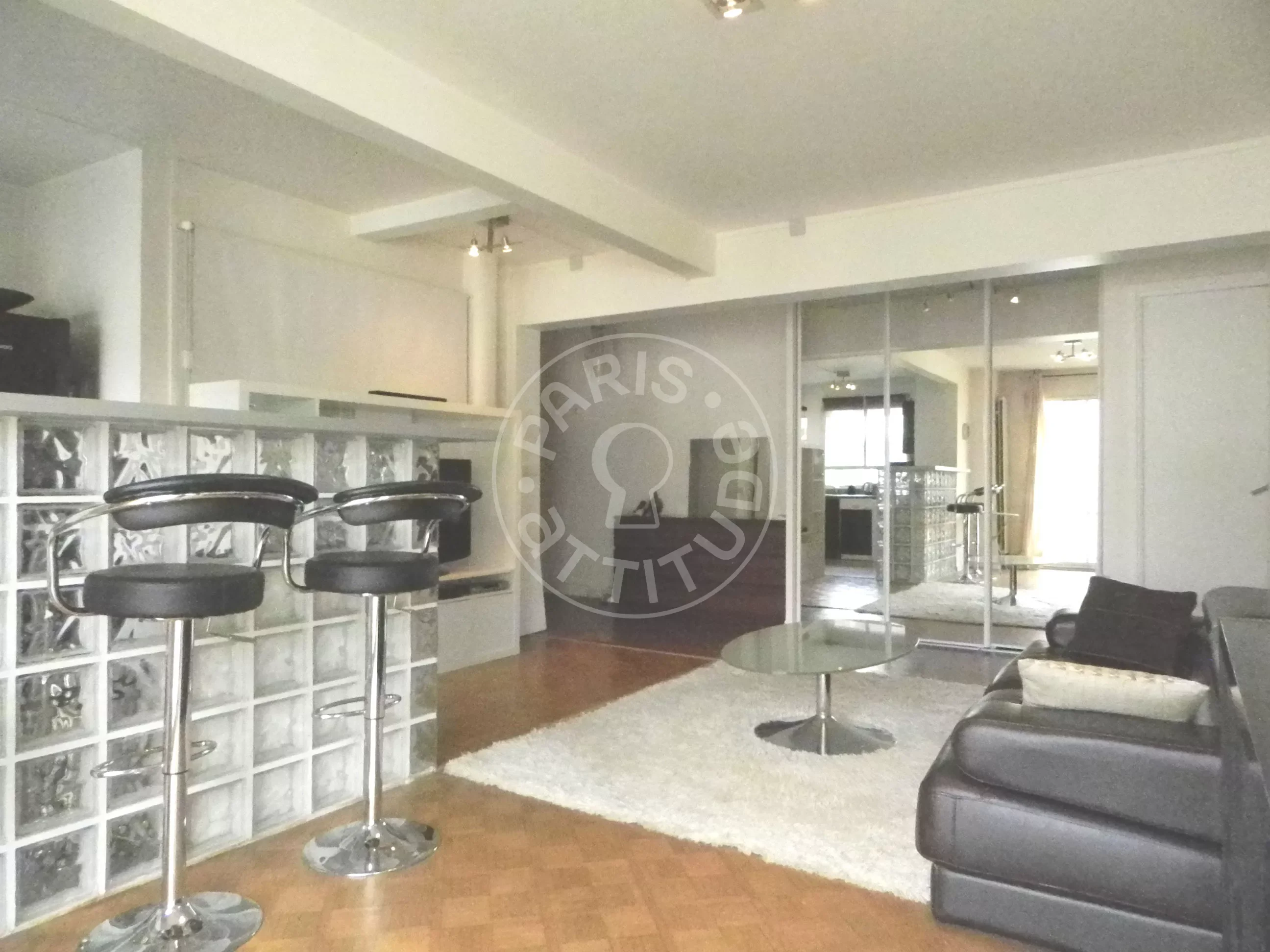 Appartement Avenue Émile Bergerat à Paris