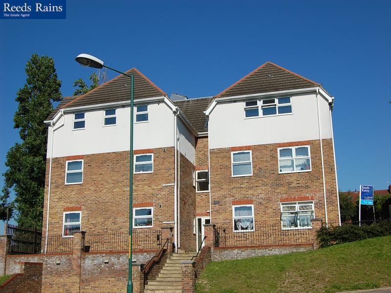 Flat Joyce Green Lane in Dartford