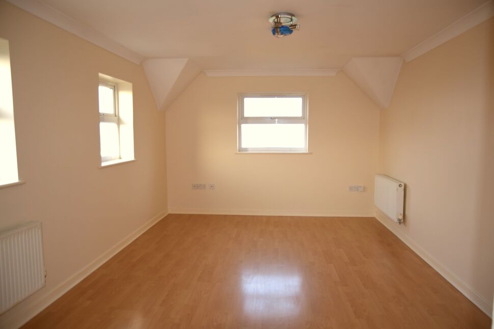 Flat Joyce Green Lane in Dartford