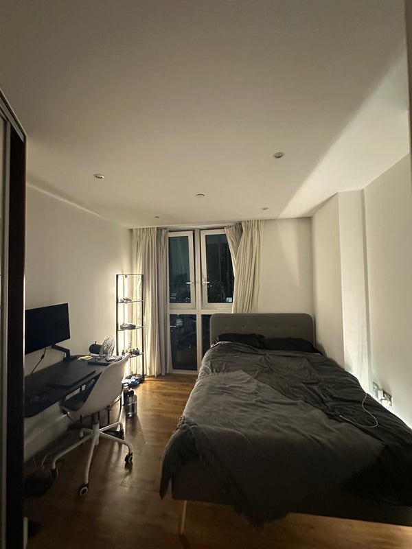 Room Alie Street in Greater London