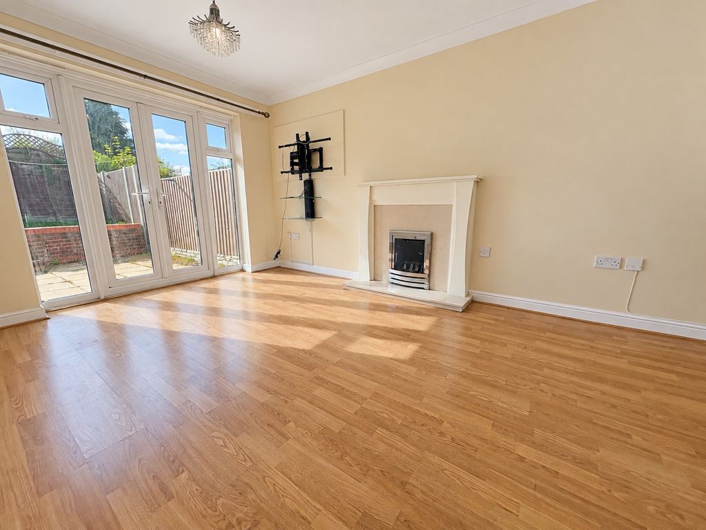 House Longmore Close in Birmingham