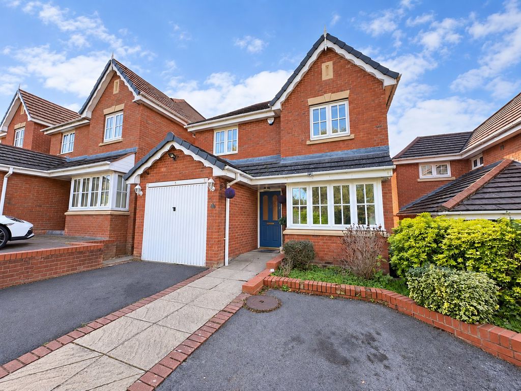 House Longmore Close in Birmingham