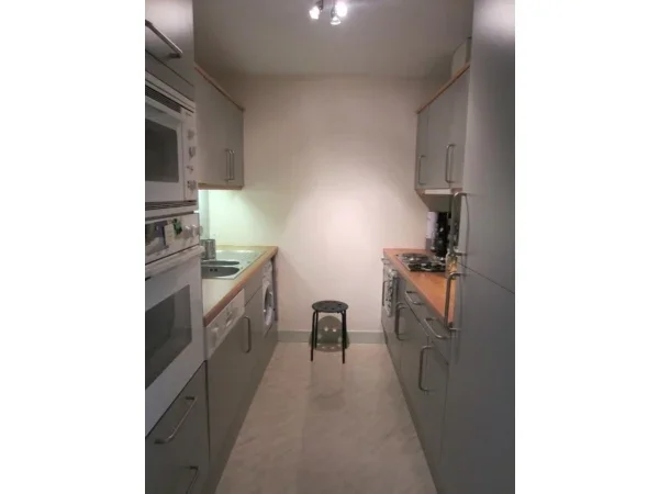 Flat Queen Elizabeth Street in Greater London