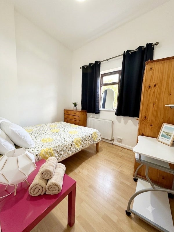 Room Wellspring Close in Greater London