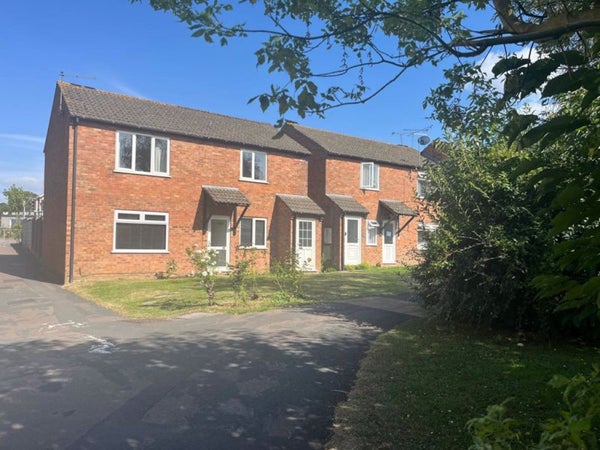 Flat Gatcombe Drive in Stoke Gifford