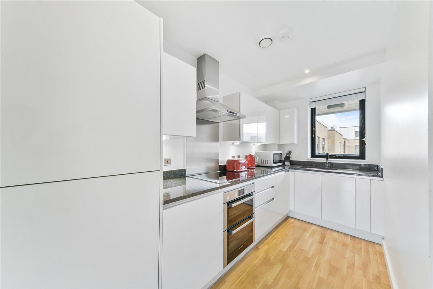 Flat Larkwood Avenue in Greater London