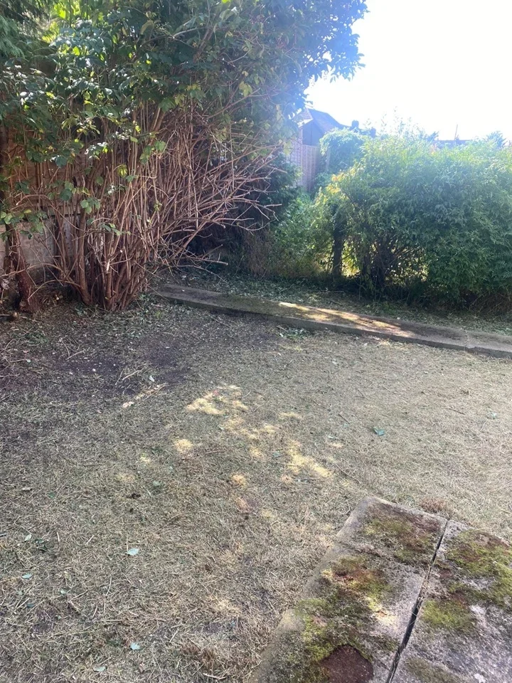 Flat Kirby Road in Dartford