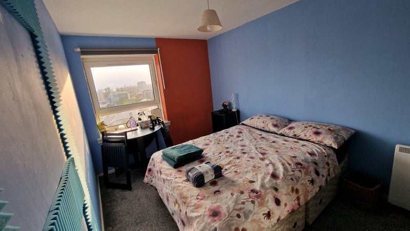 Room Dobbie's Loan Place in Glasgow