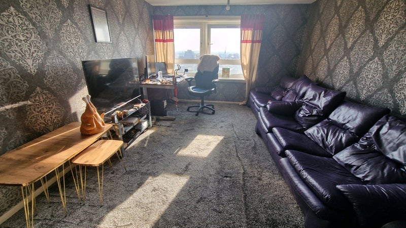 Room Dobbie's Loan Place in Glasgow