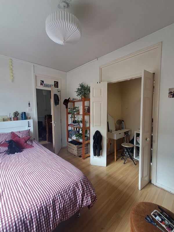 Room Barnsley Street in Greater London