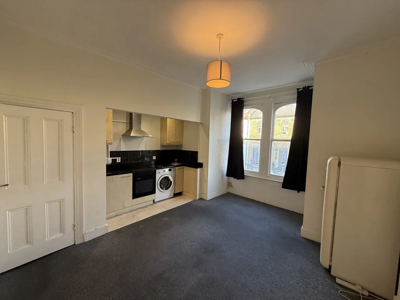 Flat Hetley Road in Greater London
