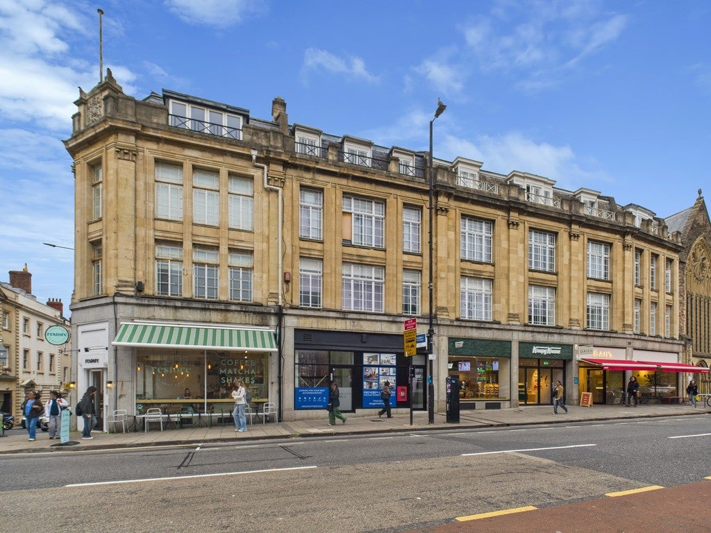 Flat College Green in Bristol