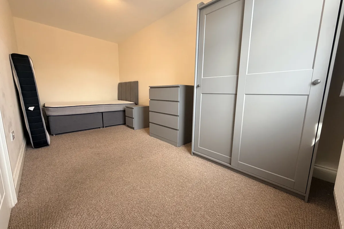 Room Frome Valley Road in Bristol