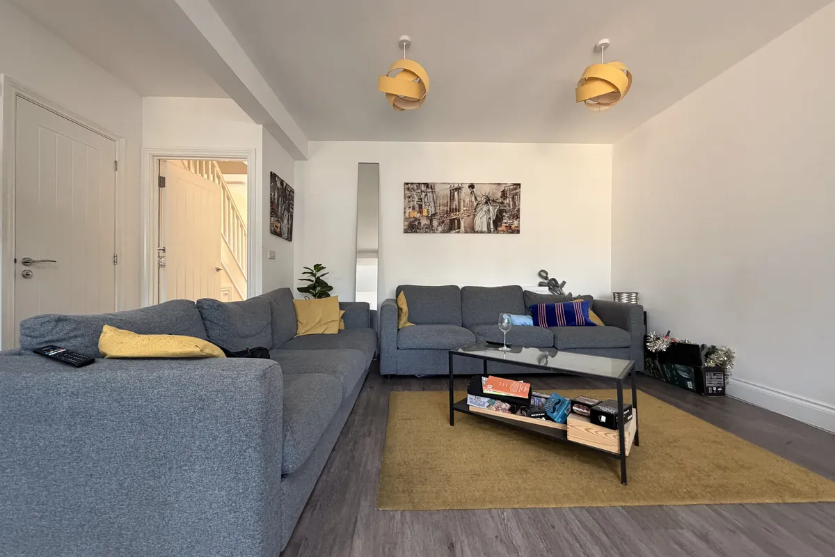 Room Frome Valley Road in Bristol
