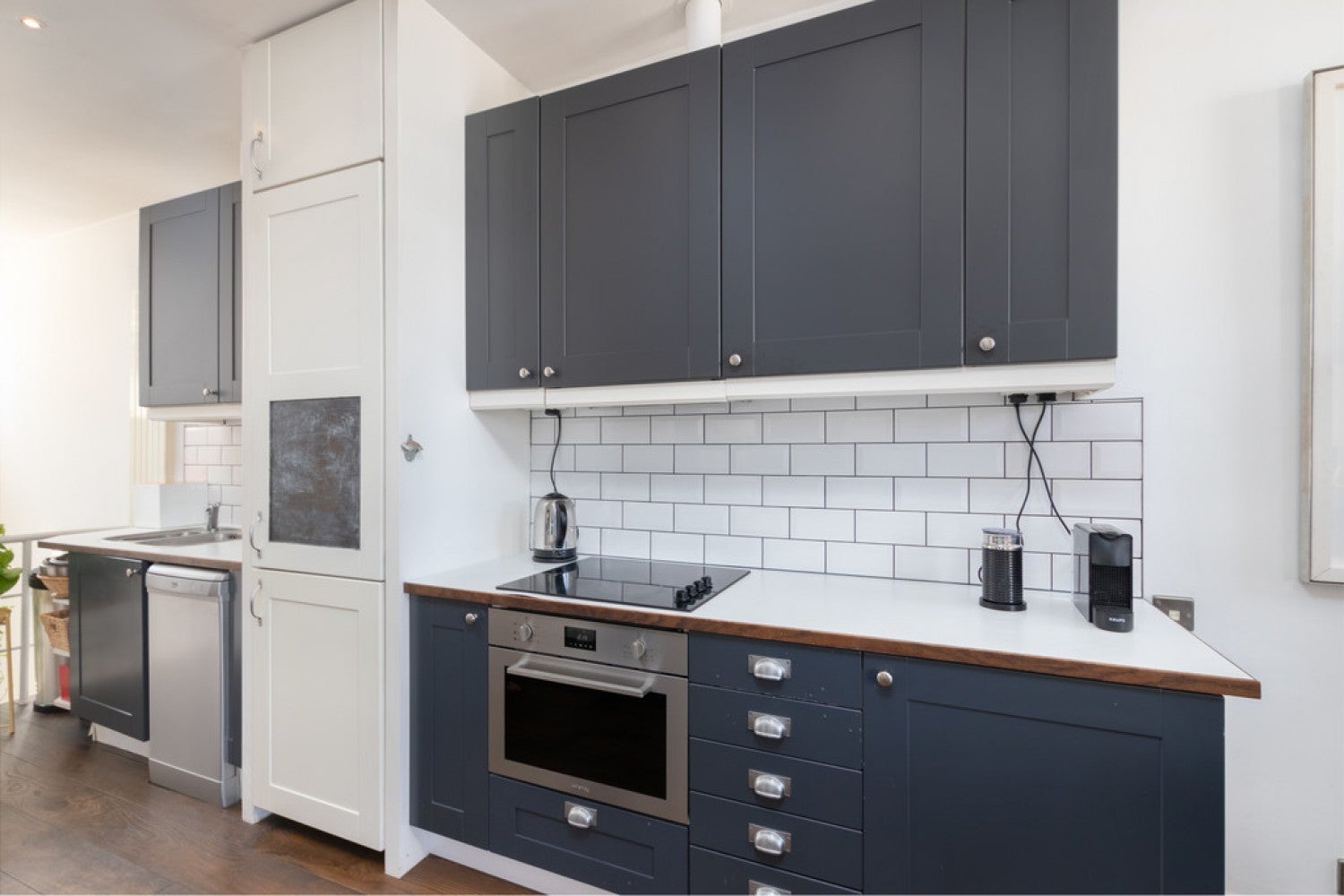 Flat Ifield Road in Greater London