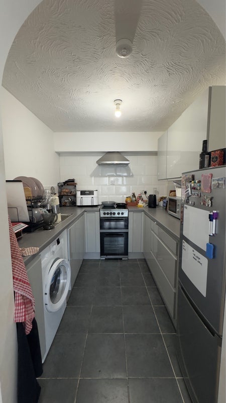 Room Curtis Drive in Greater London