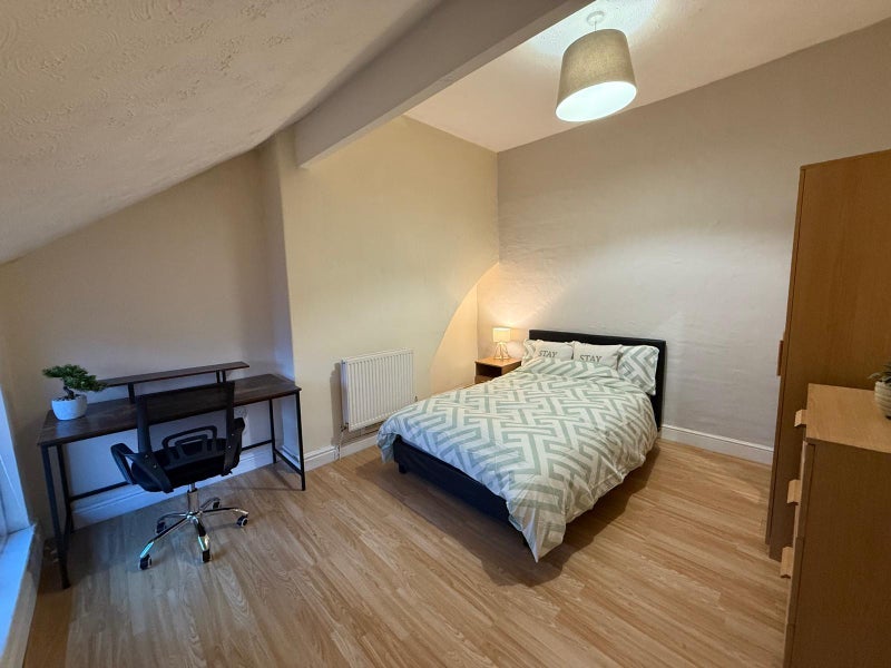 Room Heald Place in Manchester