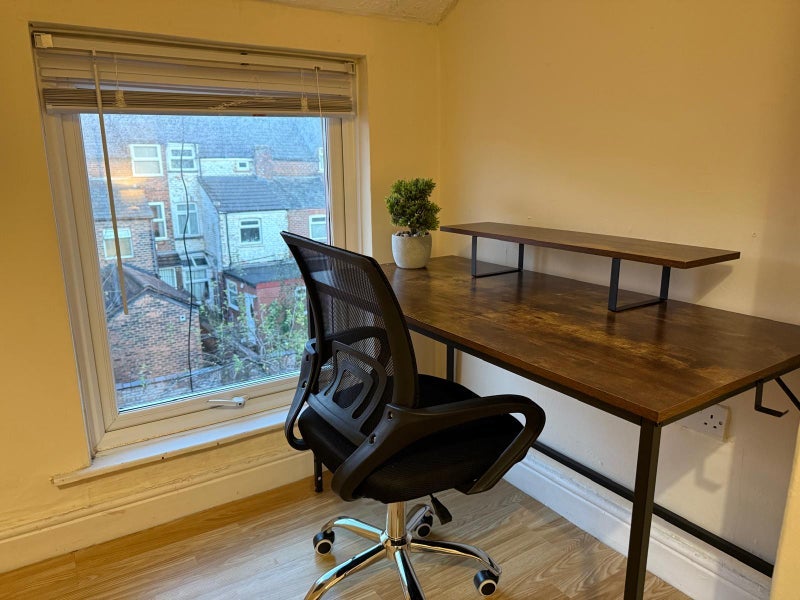 Room Heald Place in Manchester