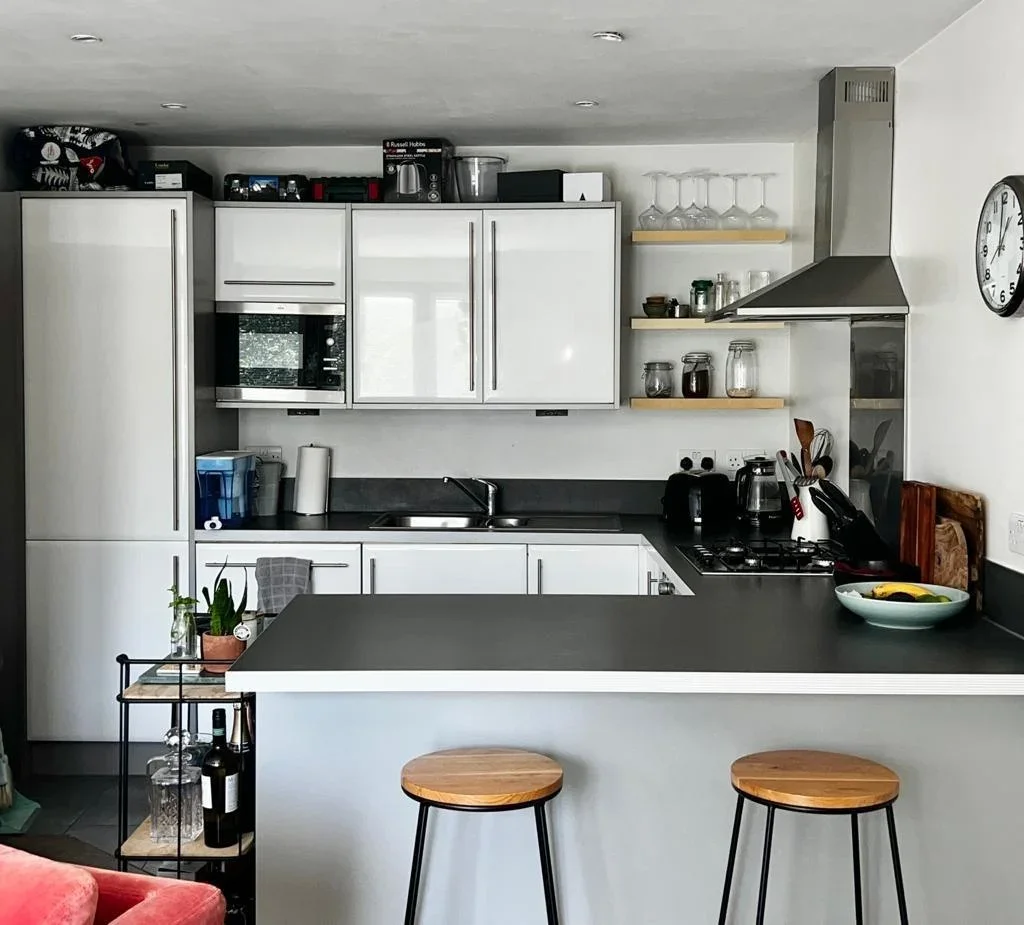 Flat Eden Grove in Greater London