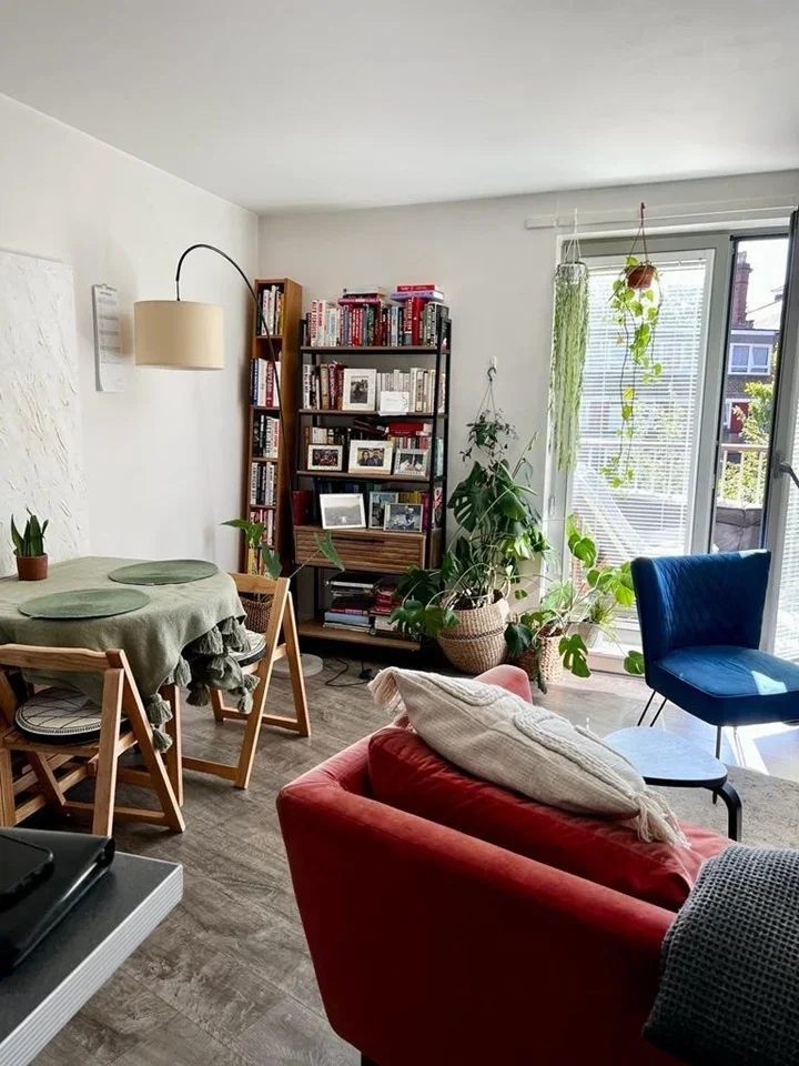 Flat Eden Grove in Greater London