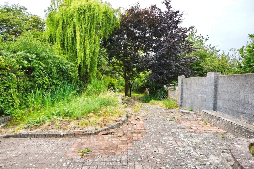 House Kingsholm Road in Bristol