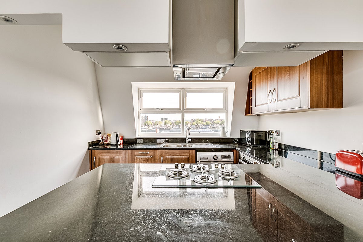 Flat Radipole Road in Greater London