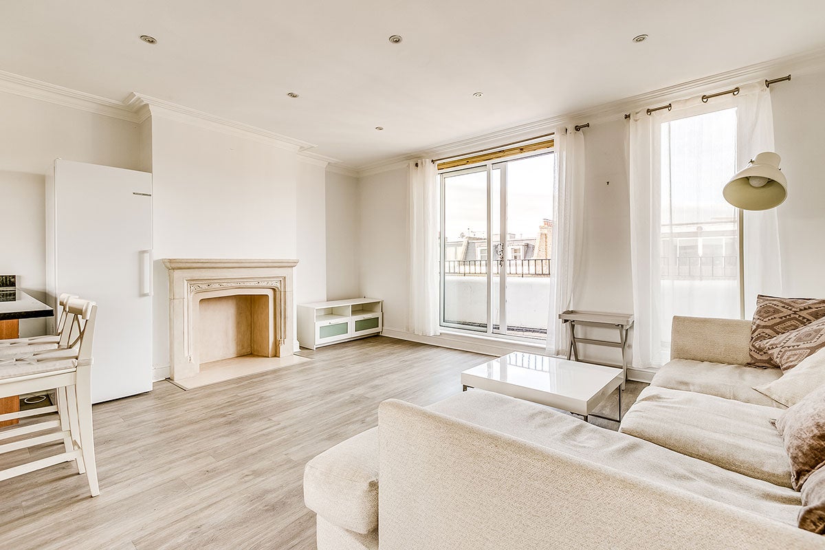 Flat Radipole Road in Greater London