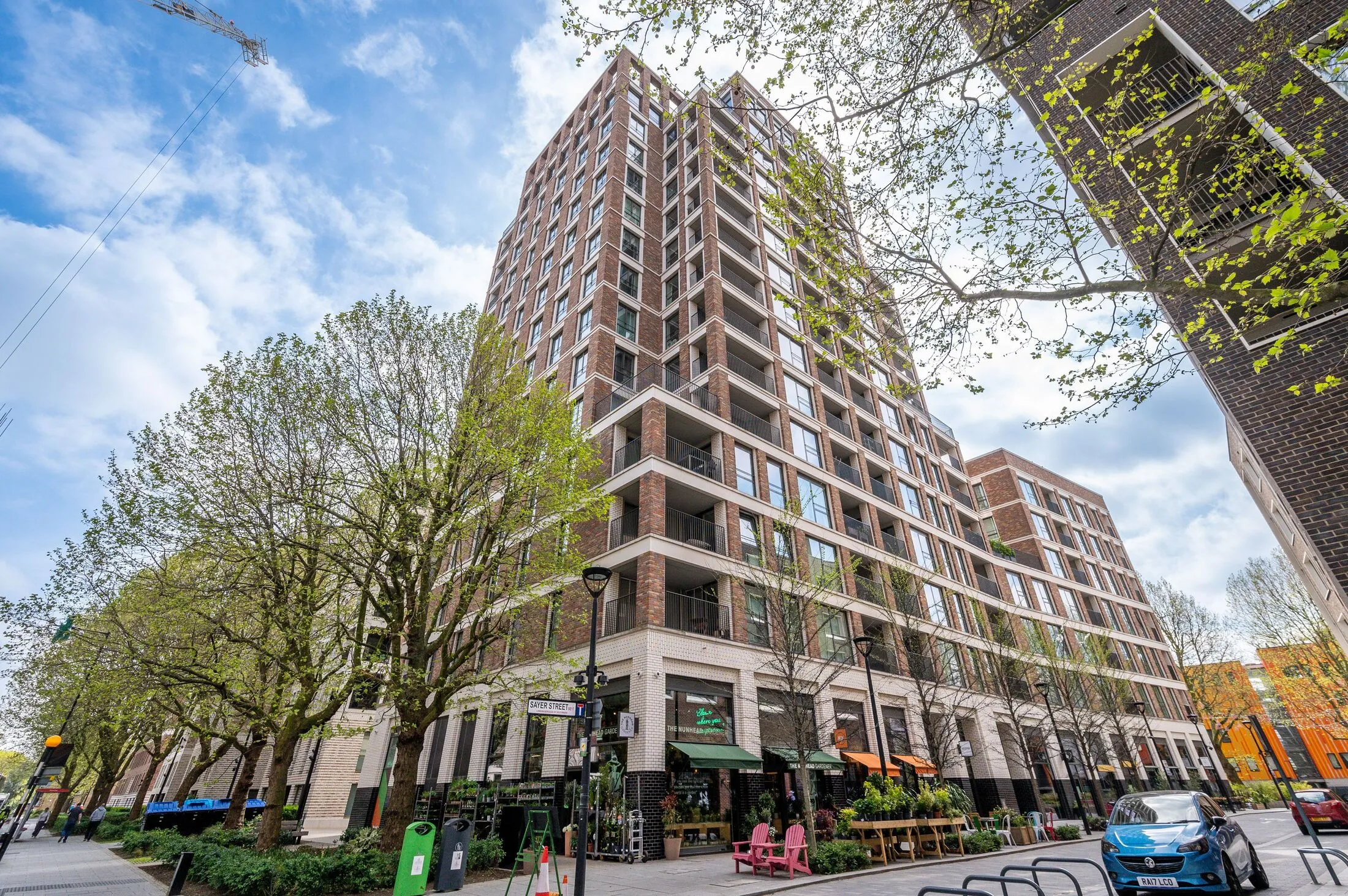 Flat Sayer Street in Greater London