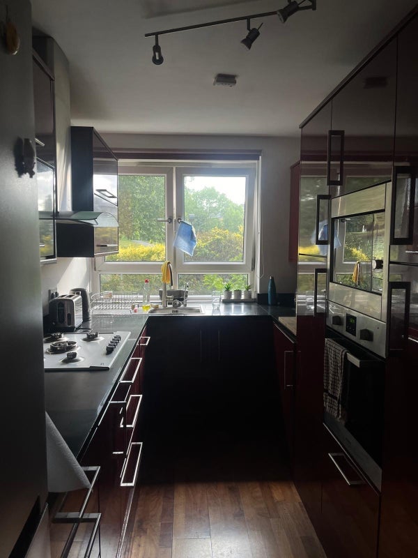 Room King Henry's Road in Greater London
