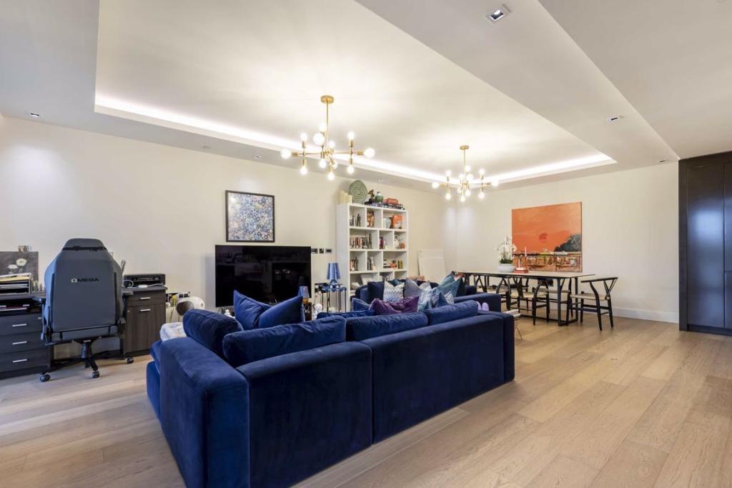 Flat Warwick Lane in Greater London