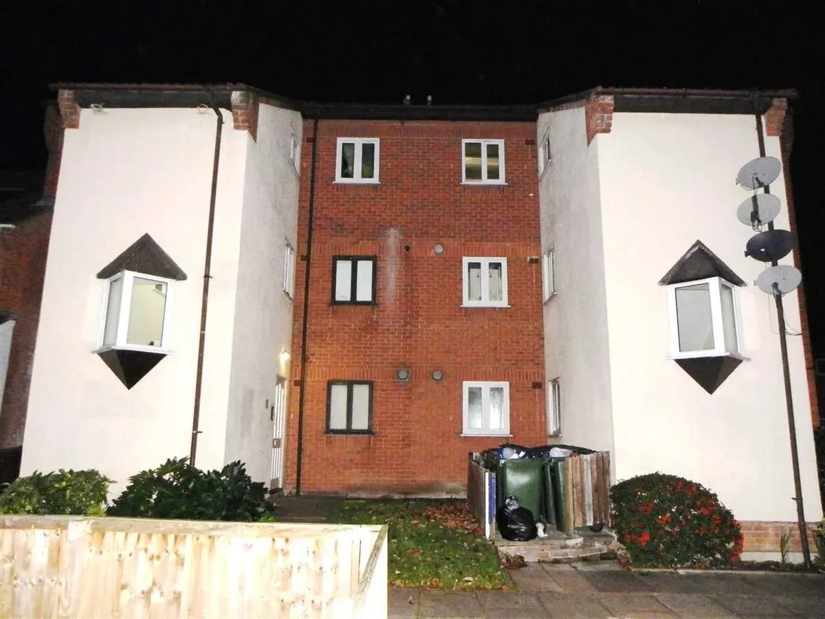 Flat Harrier Mews in Greater London