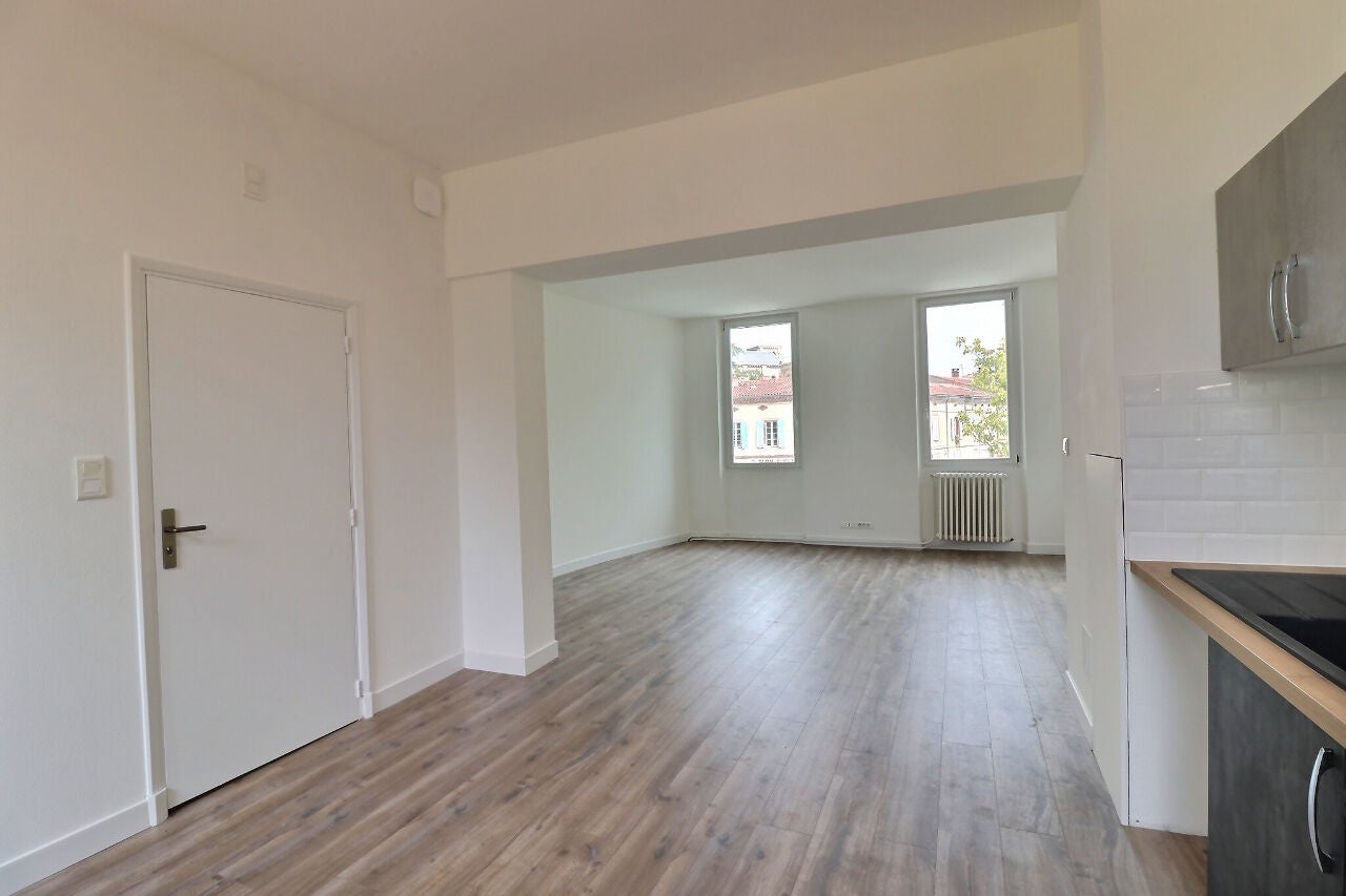 Flat Rue du Docteur Laurent Camboulives in Albi
